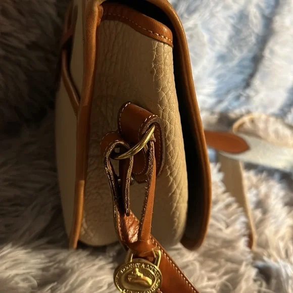 Vintage Dooney & bourke bundle. Saddle bag in bone and kiss lock wallet.